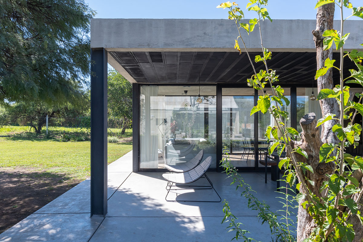 GRUPO Studio completes House SI in Córdoba, Argentina