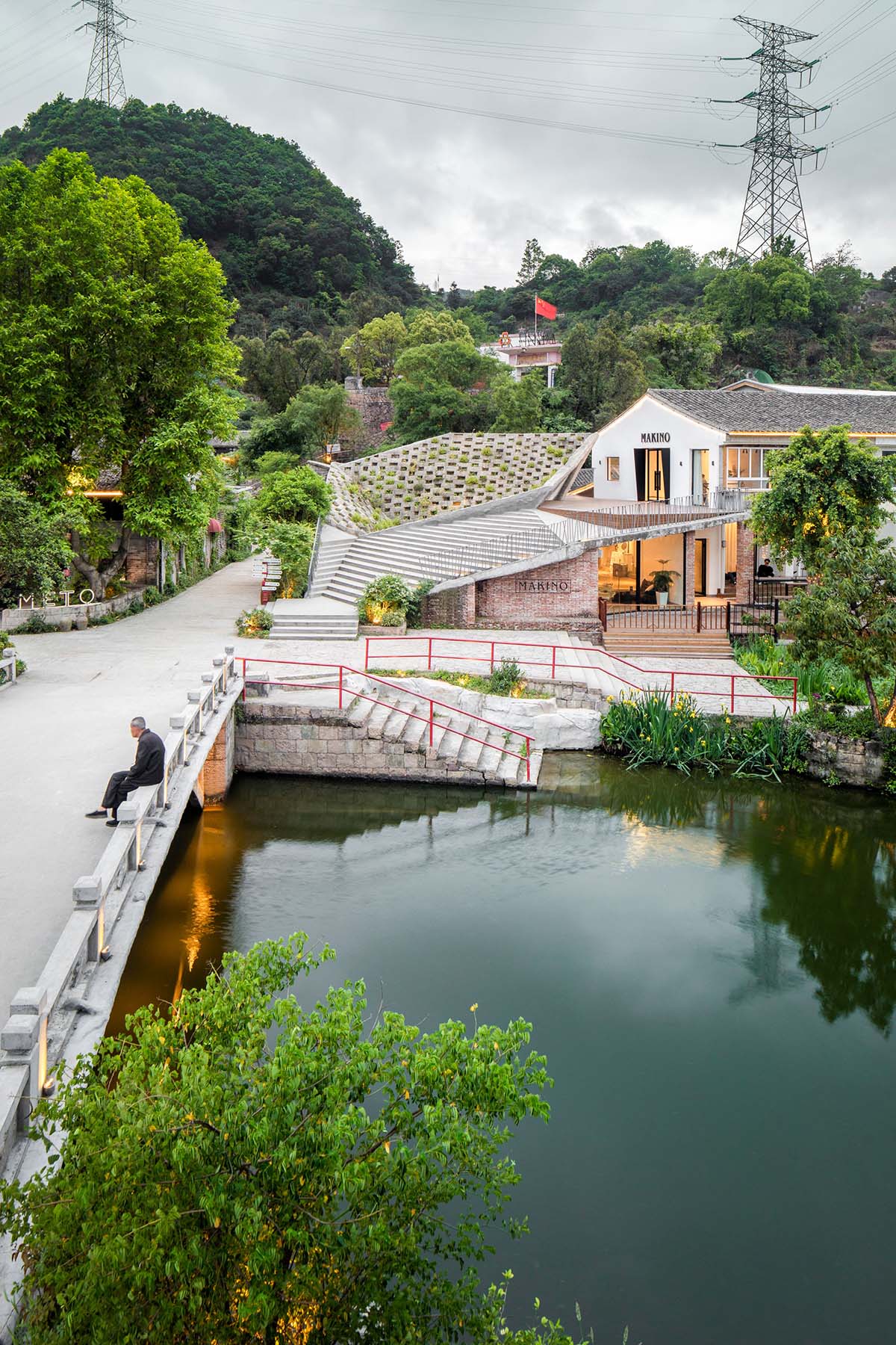 SpActrum adds swirls and cones that create two open platforms in a renovated pavilion in Wenzhou