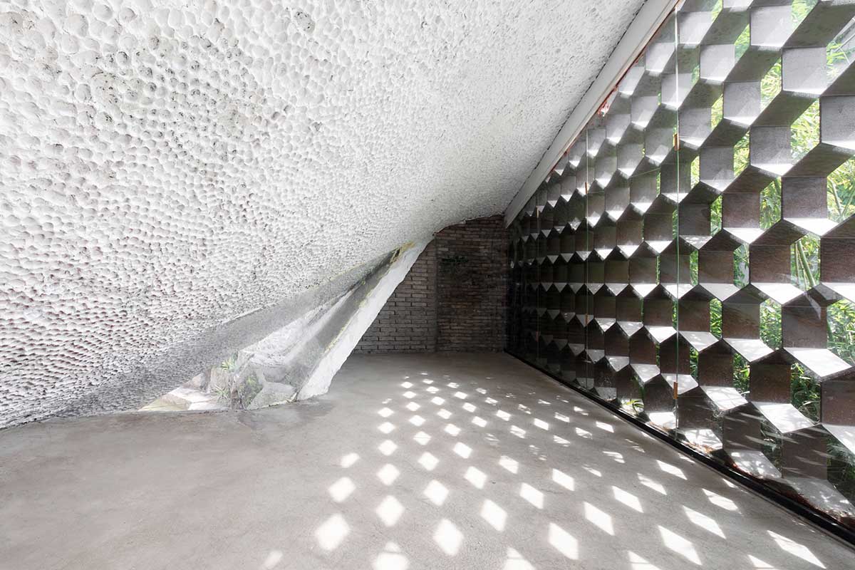 SpActrum adds swirls and cones that create two open platforms in a renovated pavilion in Wenzhou