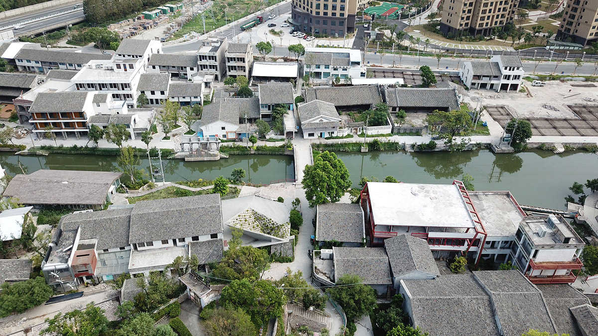 SpActrum adds swirls and cones that create two open platforms in a renovated pavilion in Wenzhou