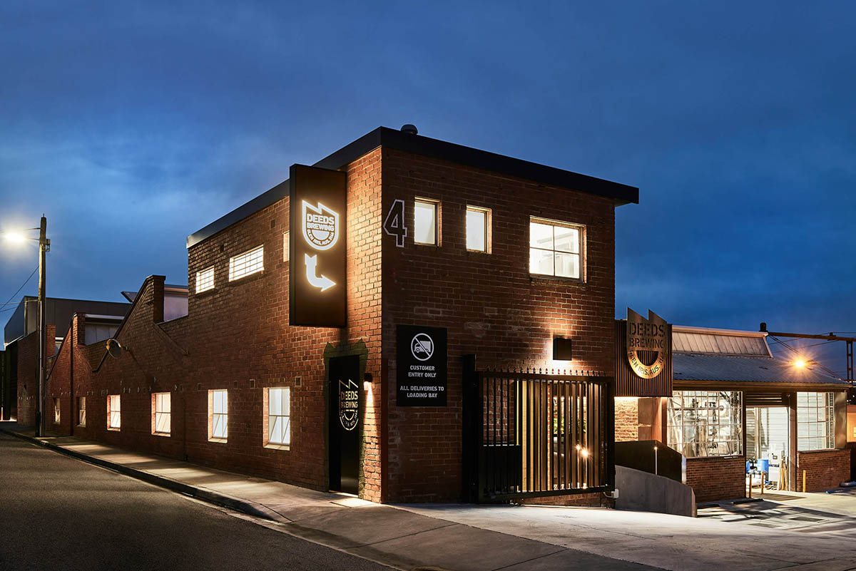 Splinter Society reflects the art of quality craft beer with dark tones within taproom in Glen Iris