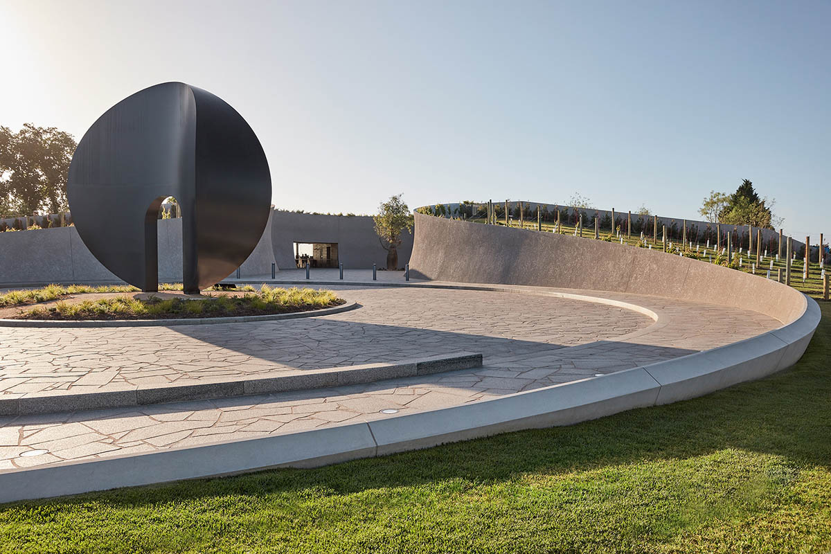 Jolson Architecture and Interiors completes Pt. Leo Estate Winery with sculptural walls in Australia
