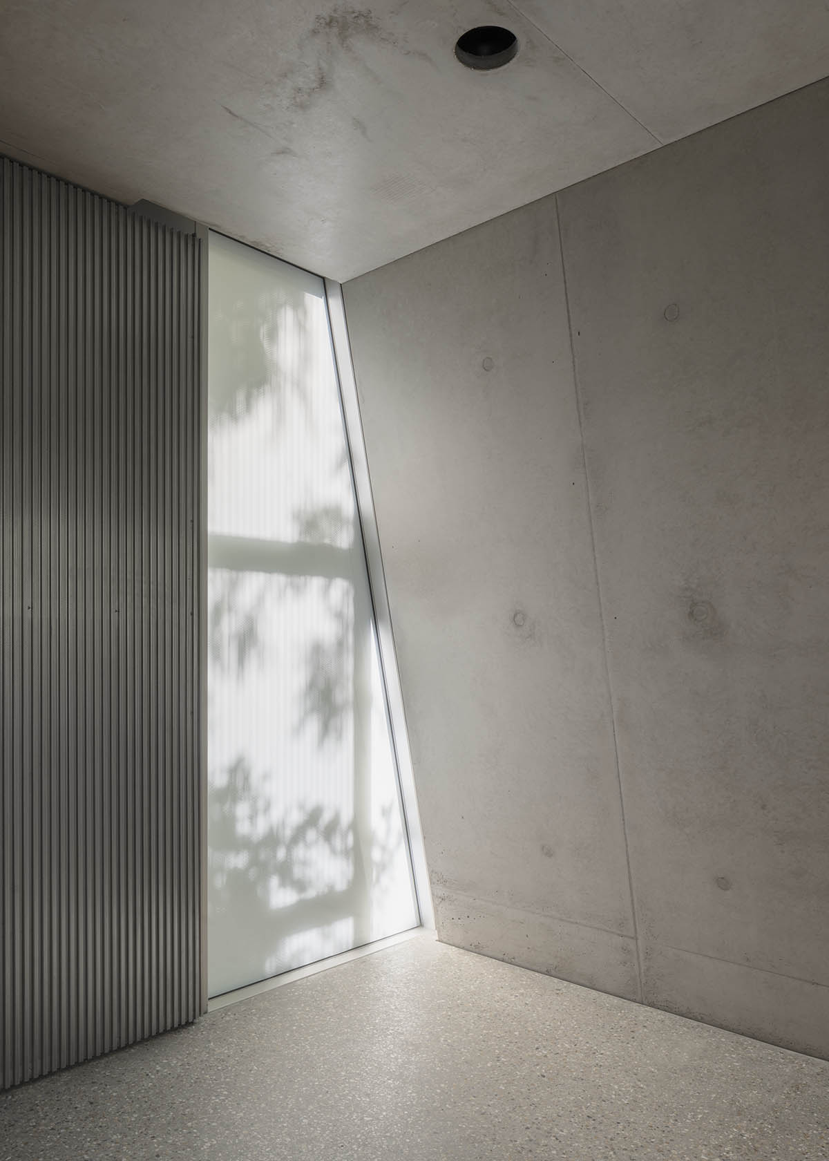 Gianni Botsford Architects expands Norman Foster extension with large-span aluminium-framed glazing