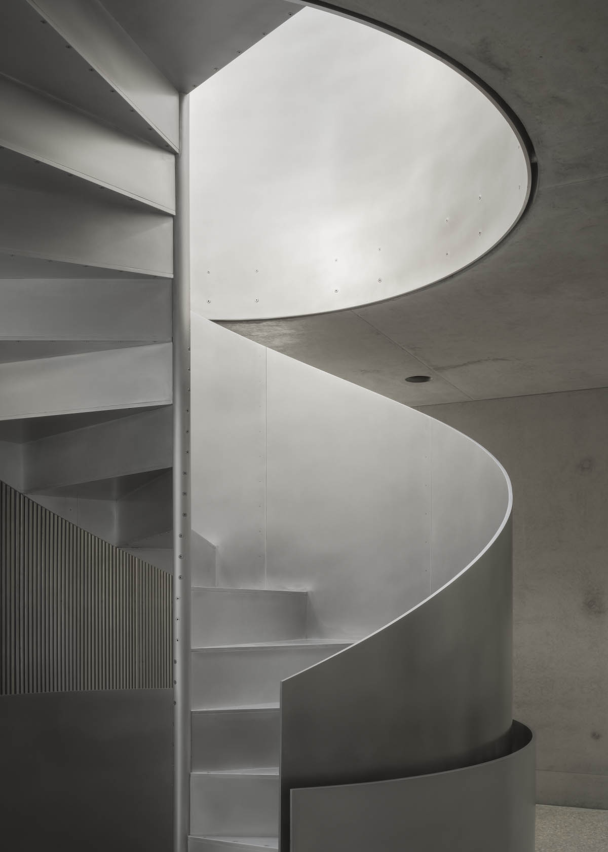 Gianni Botsford Architects expands Norman Foster extension with large-span aluminium-framed glazing