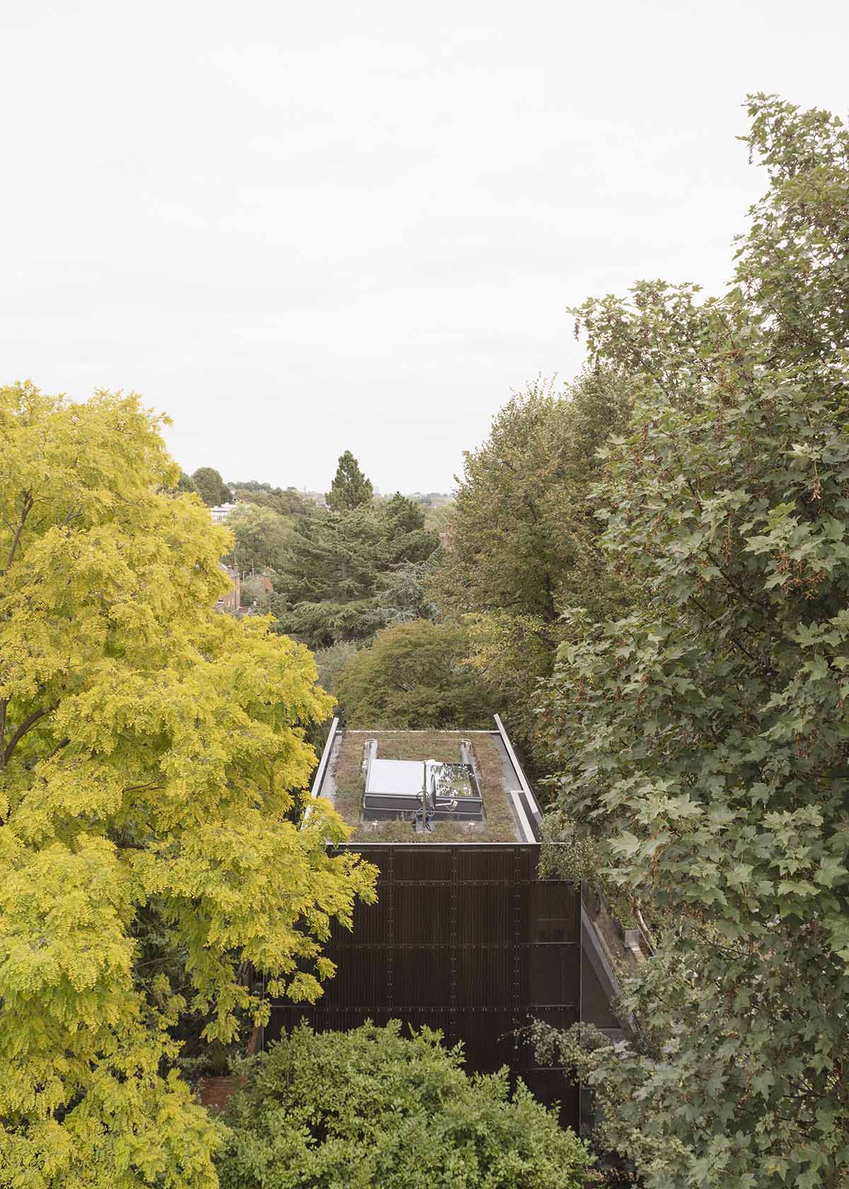Gianni Botsford Architects expands Norman Foster extension with large-span aluminium-framed glazing