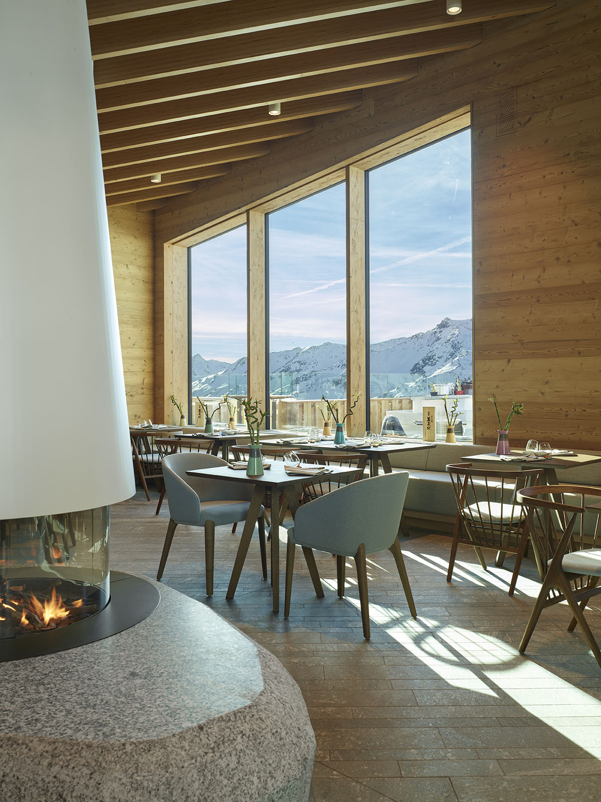Studio Seilern Architects completes two gourmet restaurants on top of the Swiss Alps