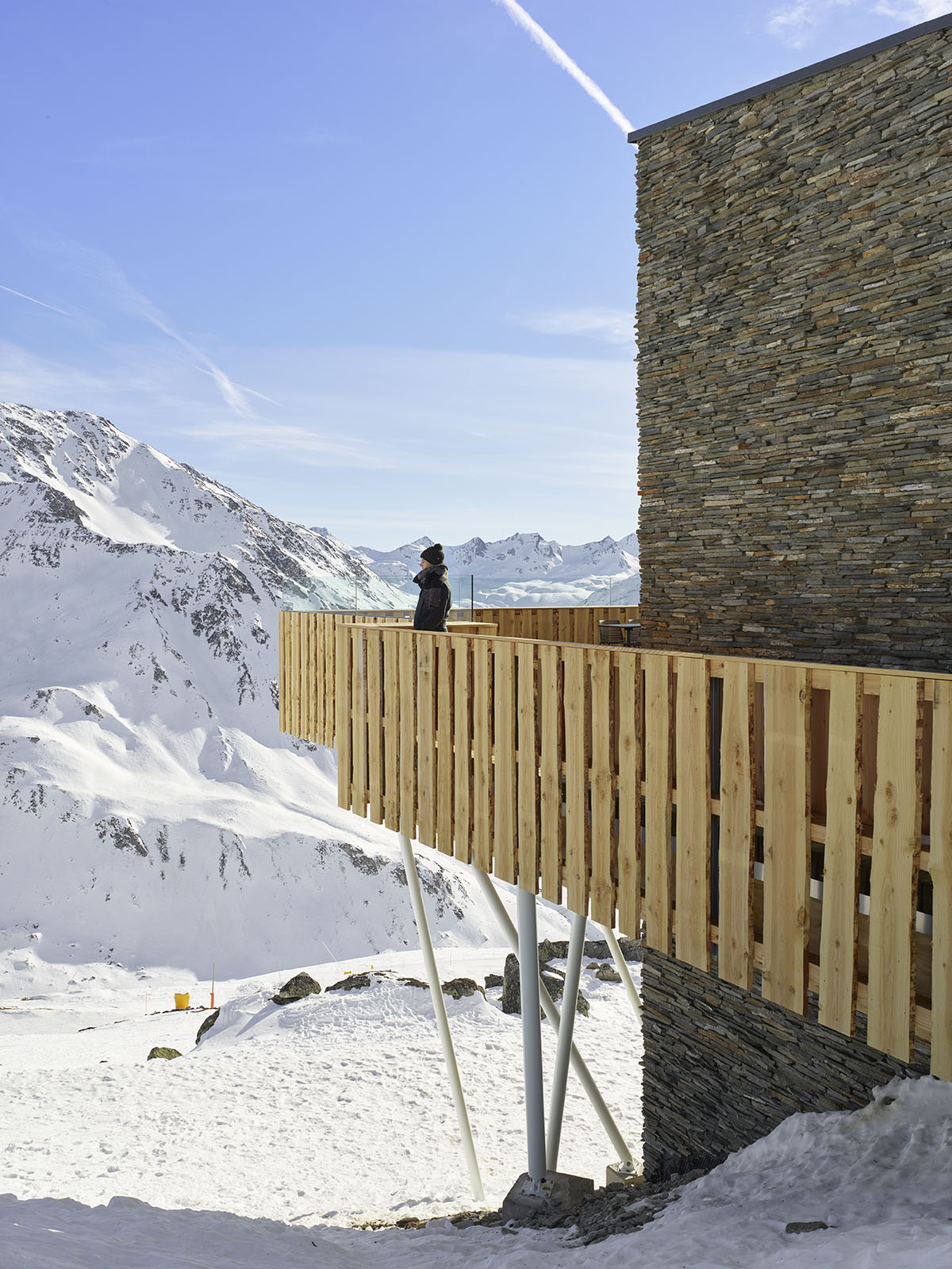 Studio Seilern Architects completes two gourmet restaurants on top of the Swiss Alps