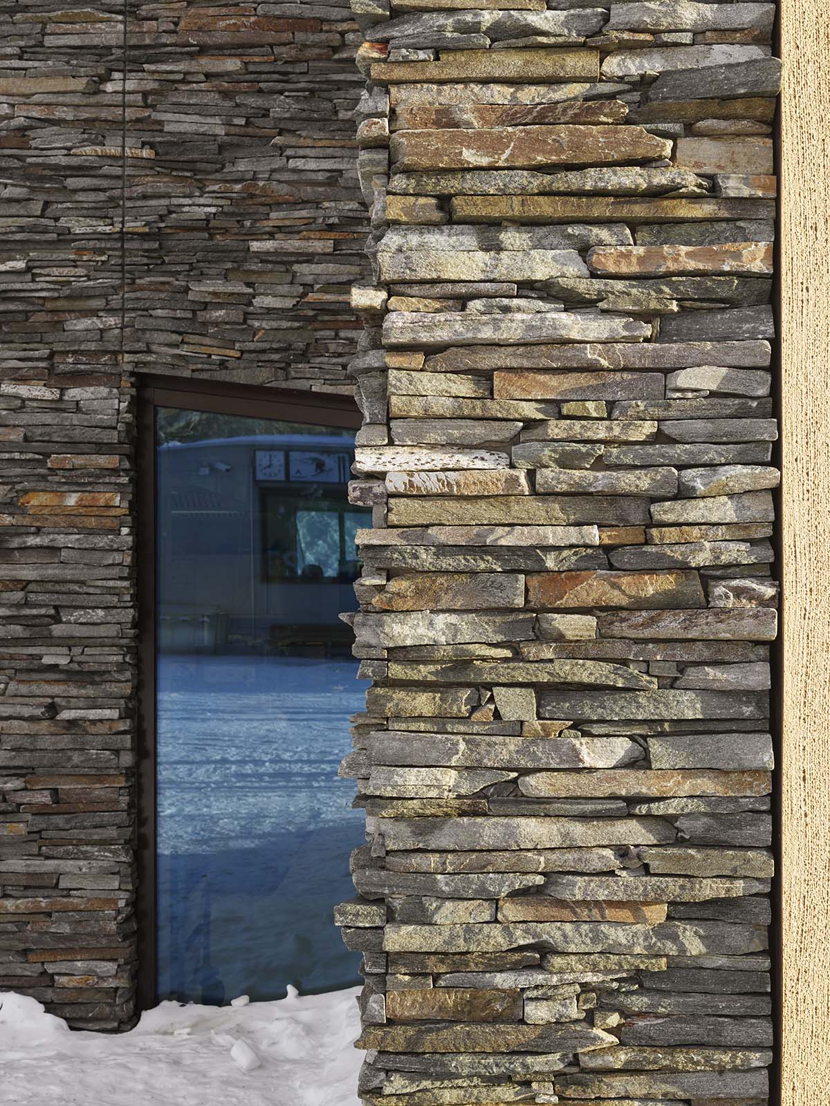 Studio Seilern Architects completes two gourmet restaurants on top of the Swiss Alps