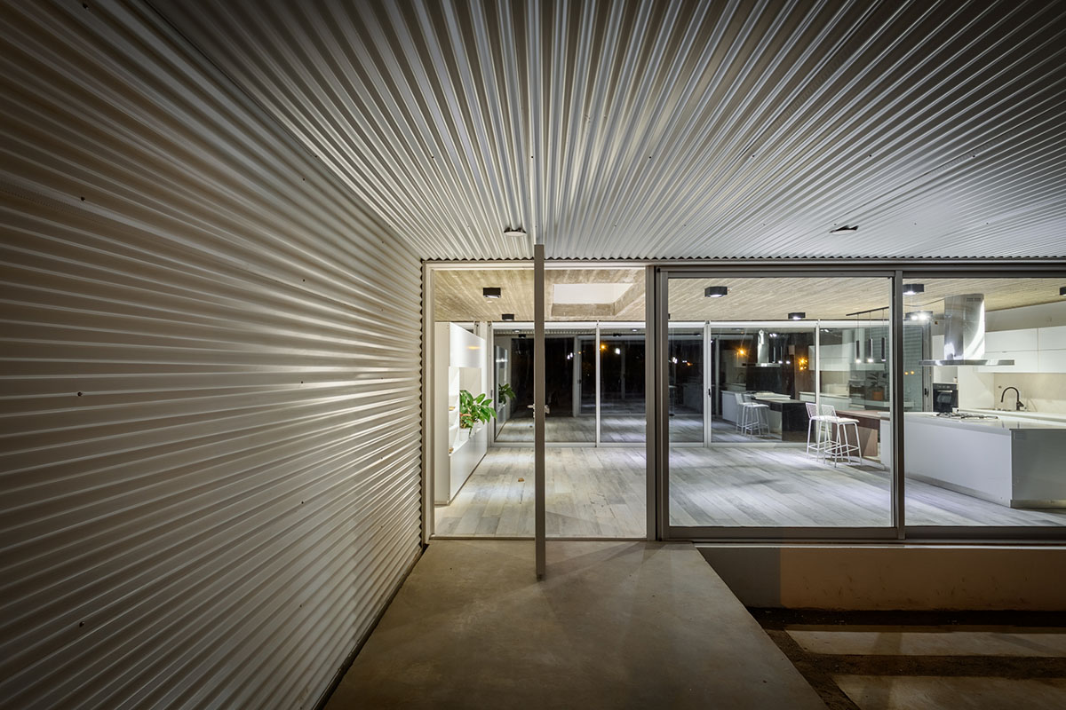 STC Arquitectos completes La Hornilla House at the base of Córdoba hills