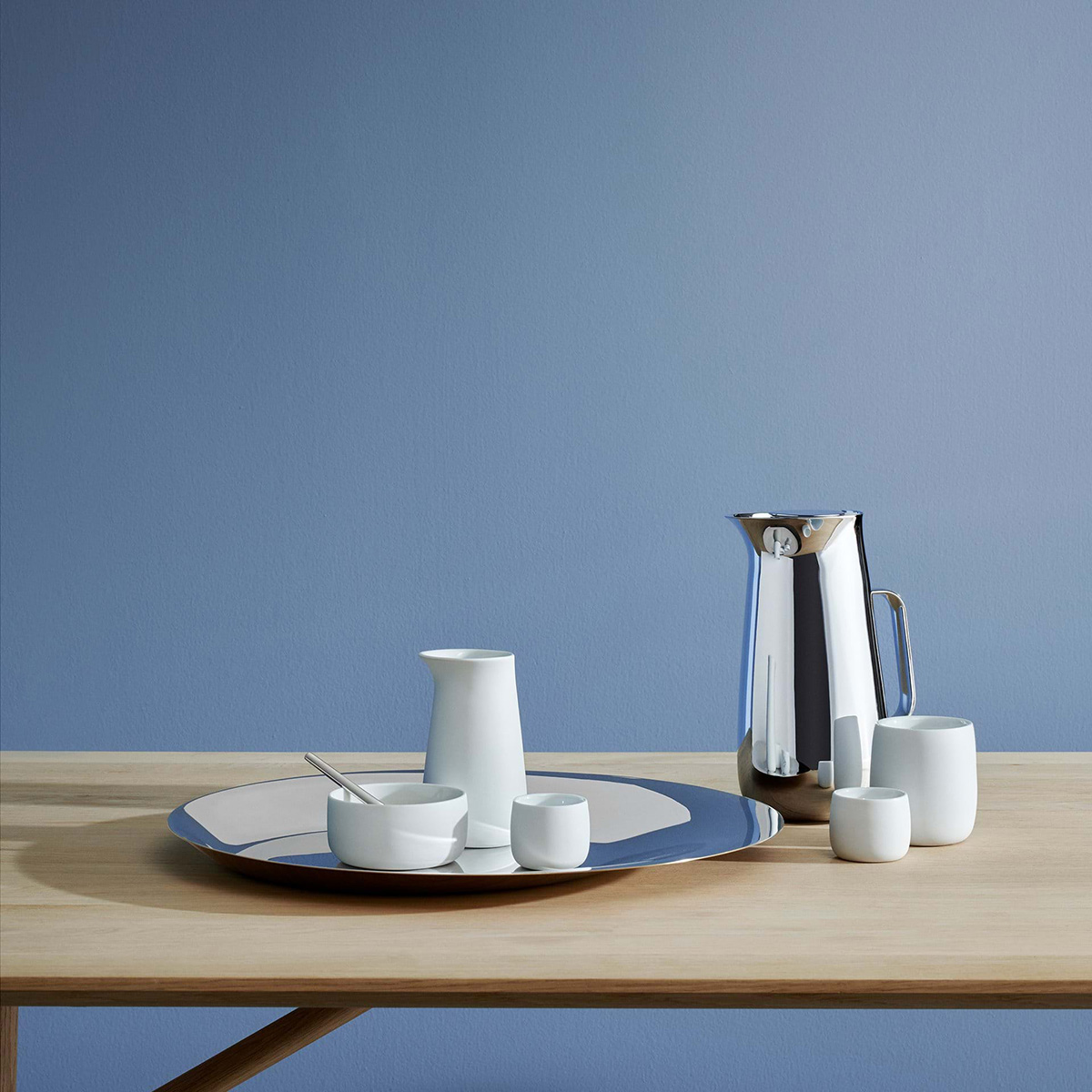 Norman Foster Designs Tableware Set With Soft Geometry And Sculptural ...