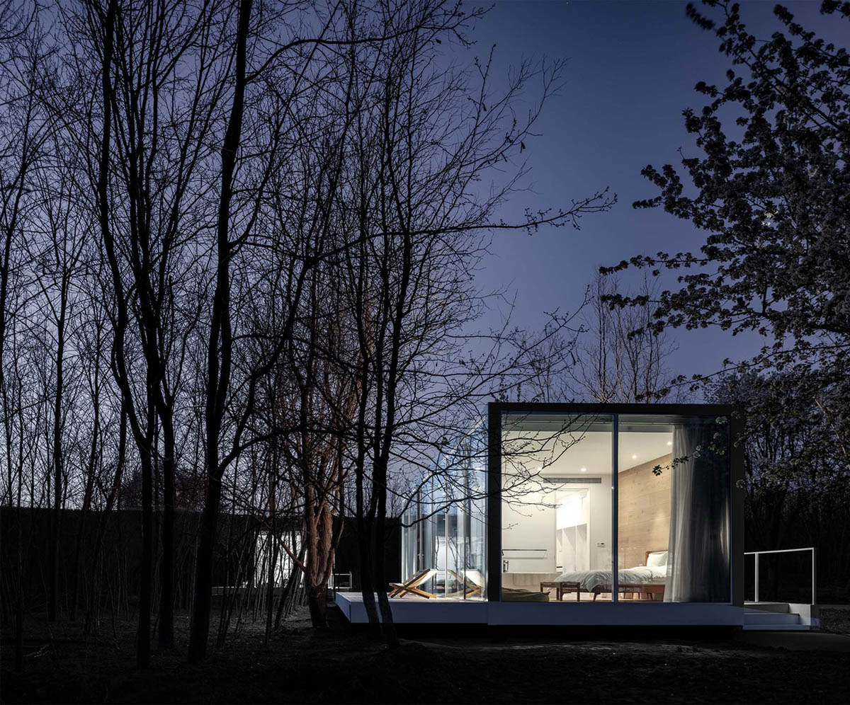 STUDIO QI built a boutique hotel with airy structures in an isolated oasis of Ningxia