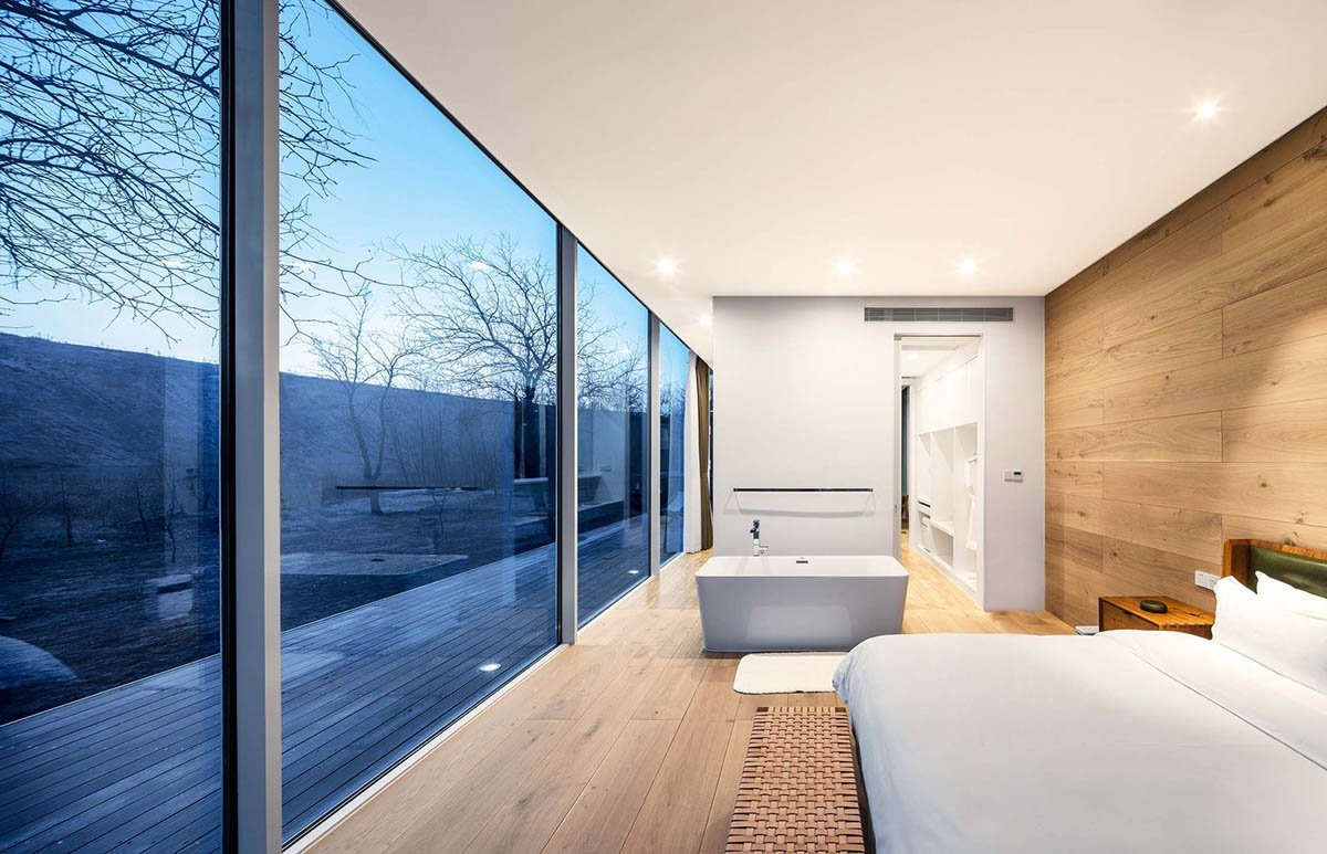 STUDIO QI built a boutique hotel with airy structures in an isolated oasis of Ningxia