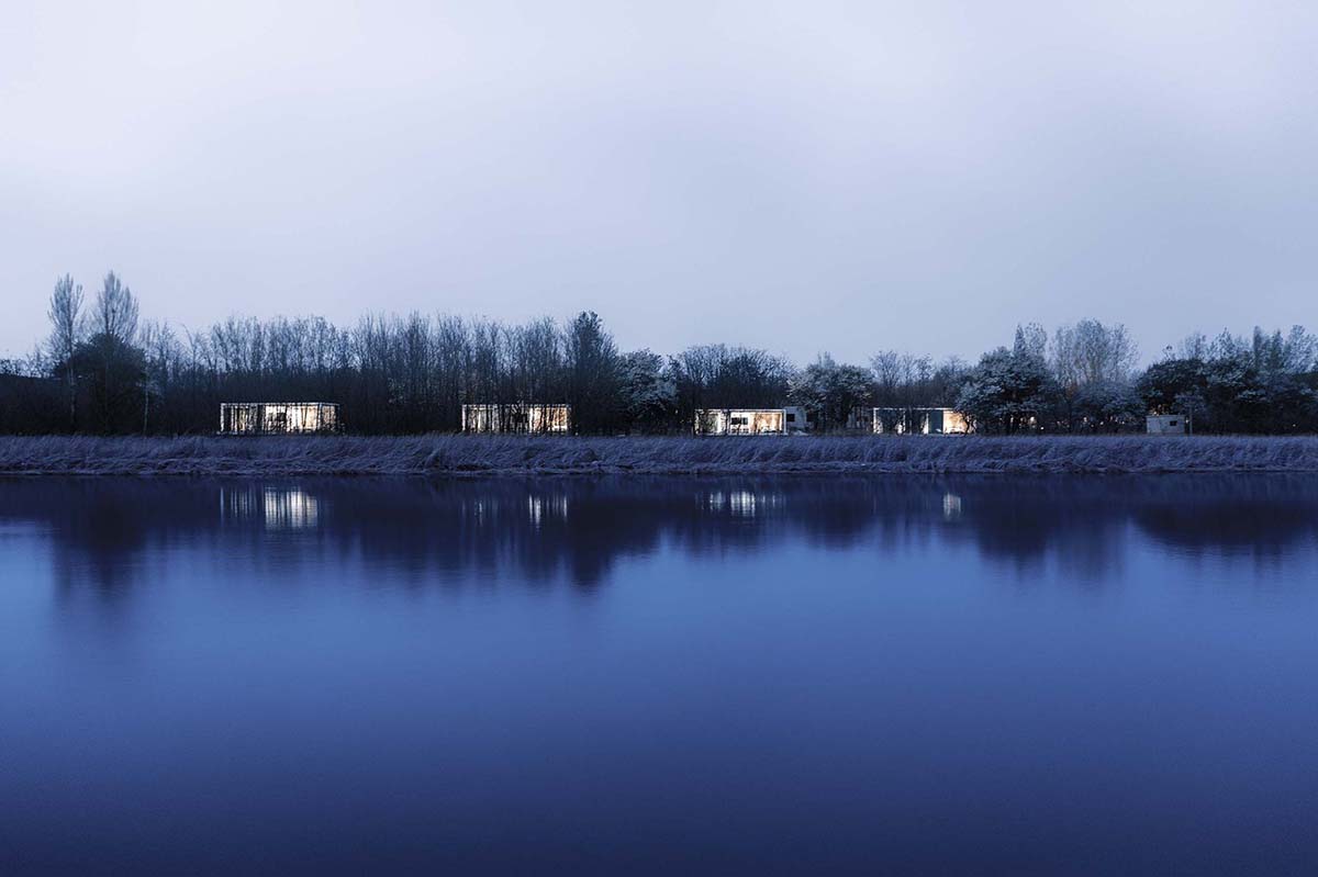 STUDIO QI built a boutique hotel with airy structures in an isolated oasis of Ningxia