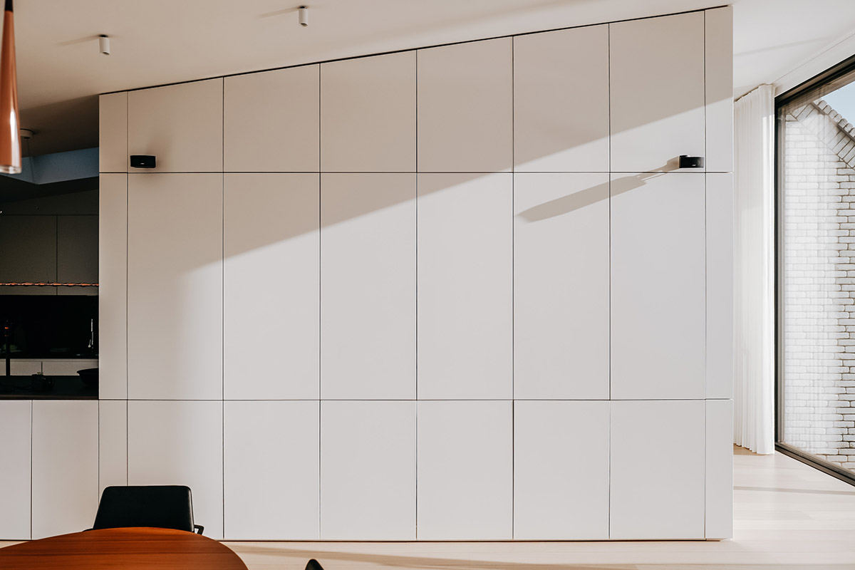 Studio Farris Architects plays with subtraction of volumes to create this residence in Belgian town