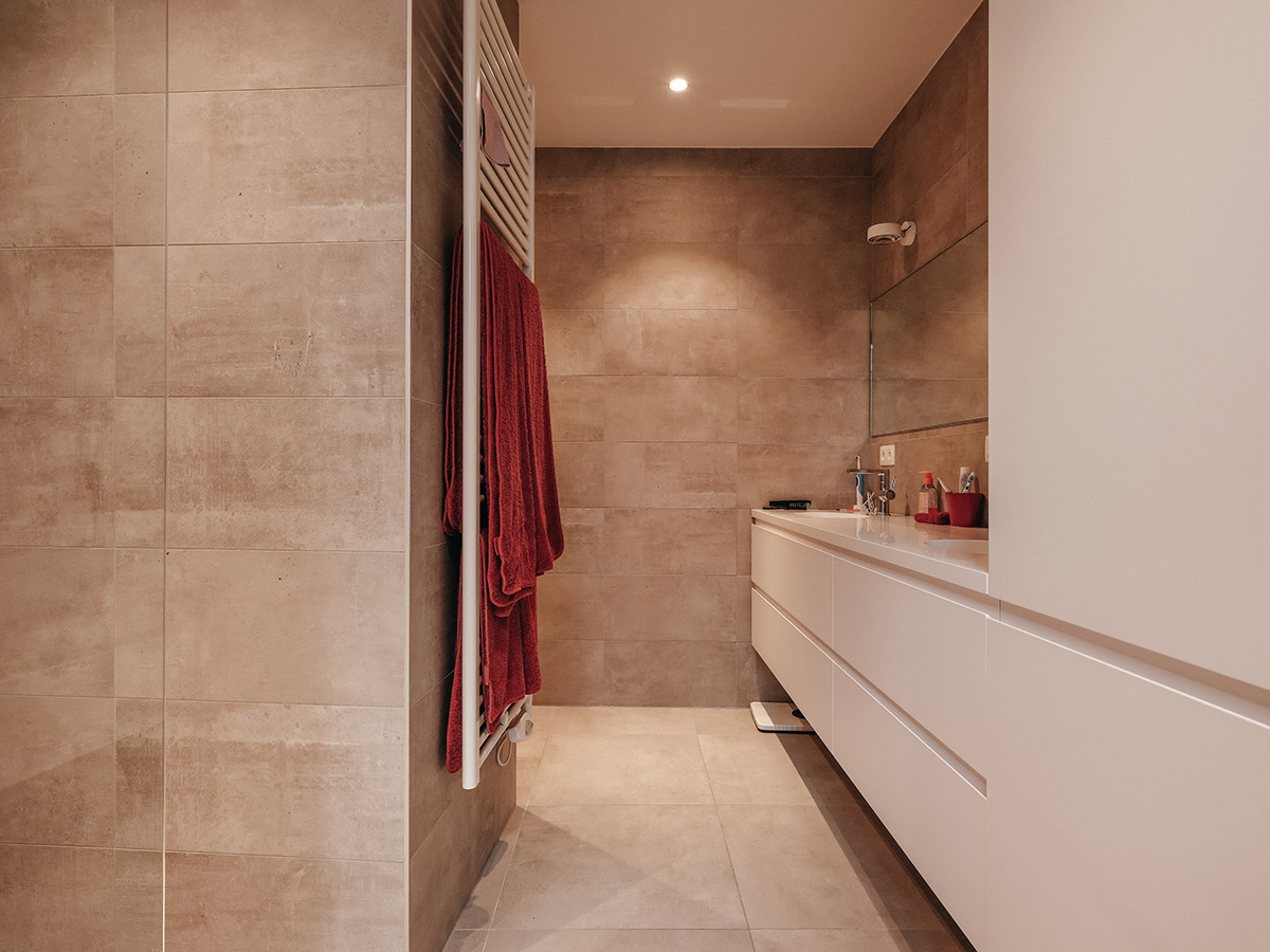 Studio Farris Architects plays with subtraction of volumes to create this residence in Belgian town