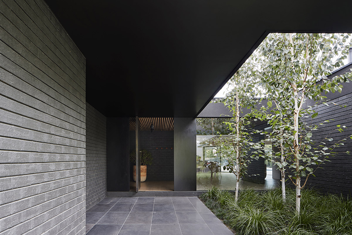 studiofour completes black-colored Central Park Road Residence in Malvern