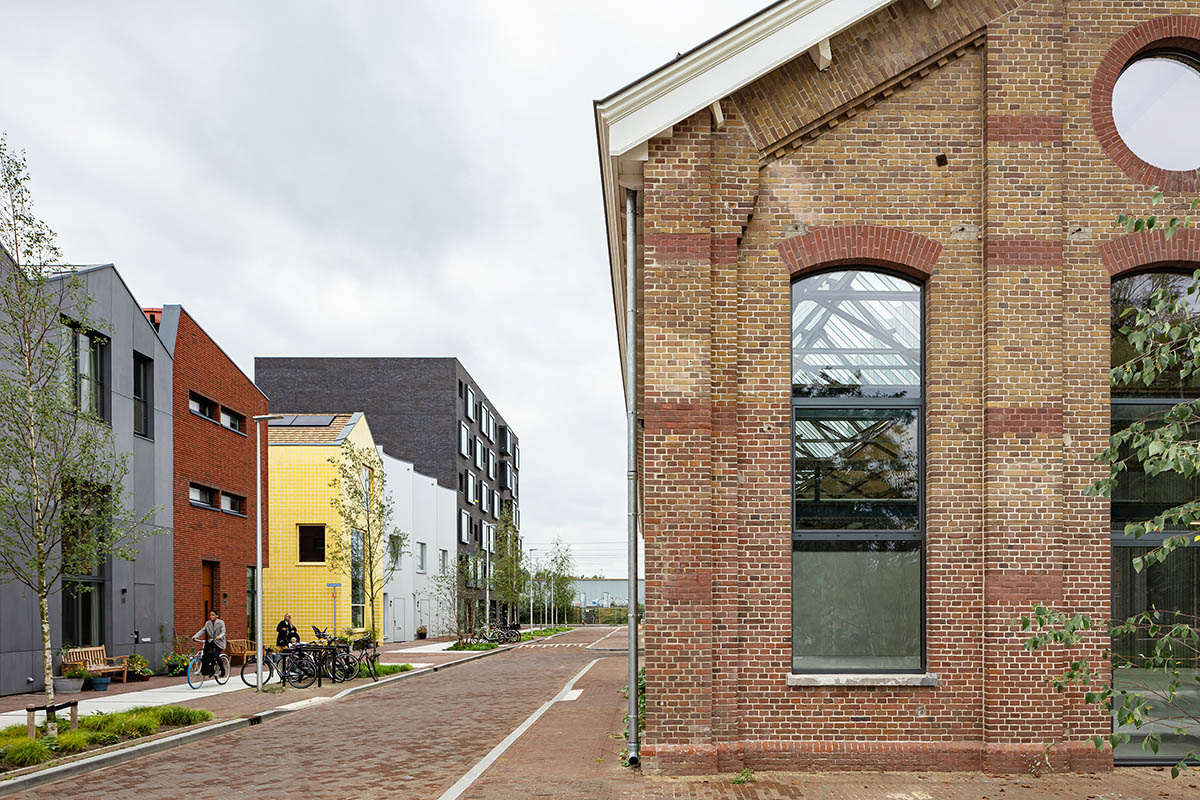 Studioninedots completes transformation of former Dutch Railways workshop building in Utrecht