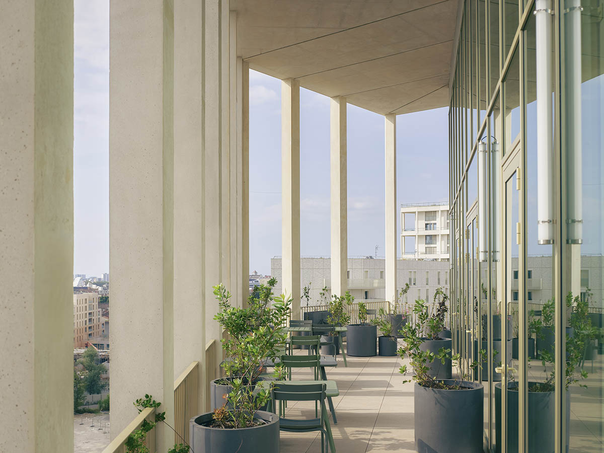 Studioninedots unveils workspace building with new spaces for interaction in Bordeaux