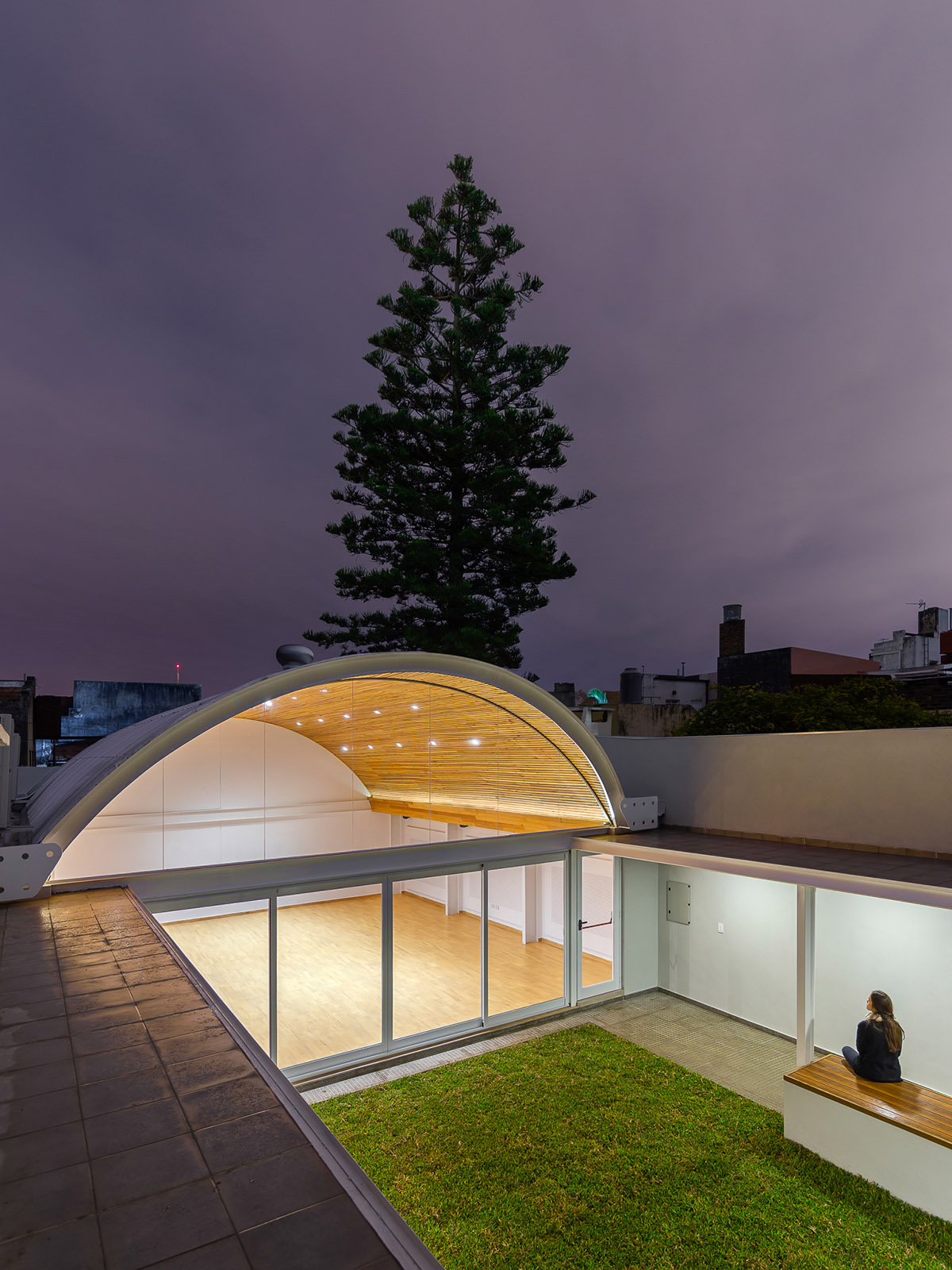 Irigoyen Navarro Arquitectos completes College of Professionals of the Surveyor complex in Santa Fe