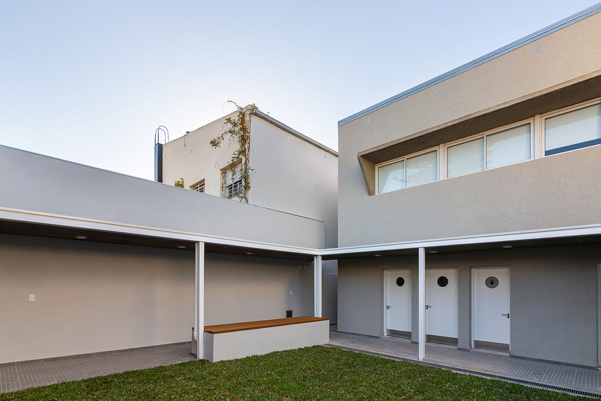Irigoyen Navarro Arquitectos completes College of Professionals of the Surveyor complex in Santa Fe