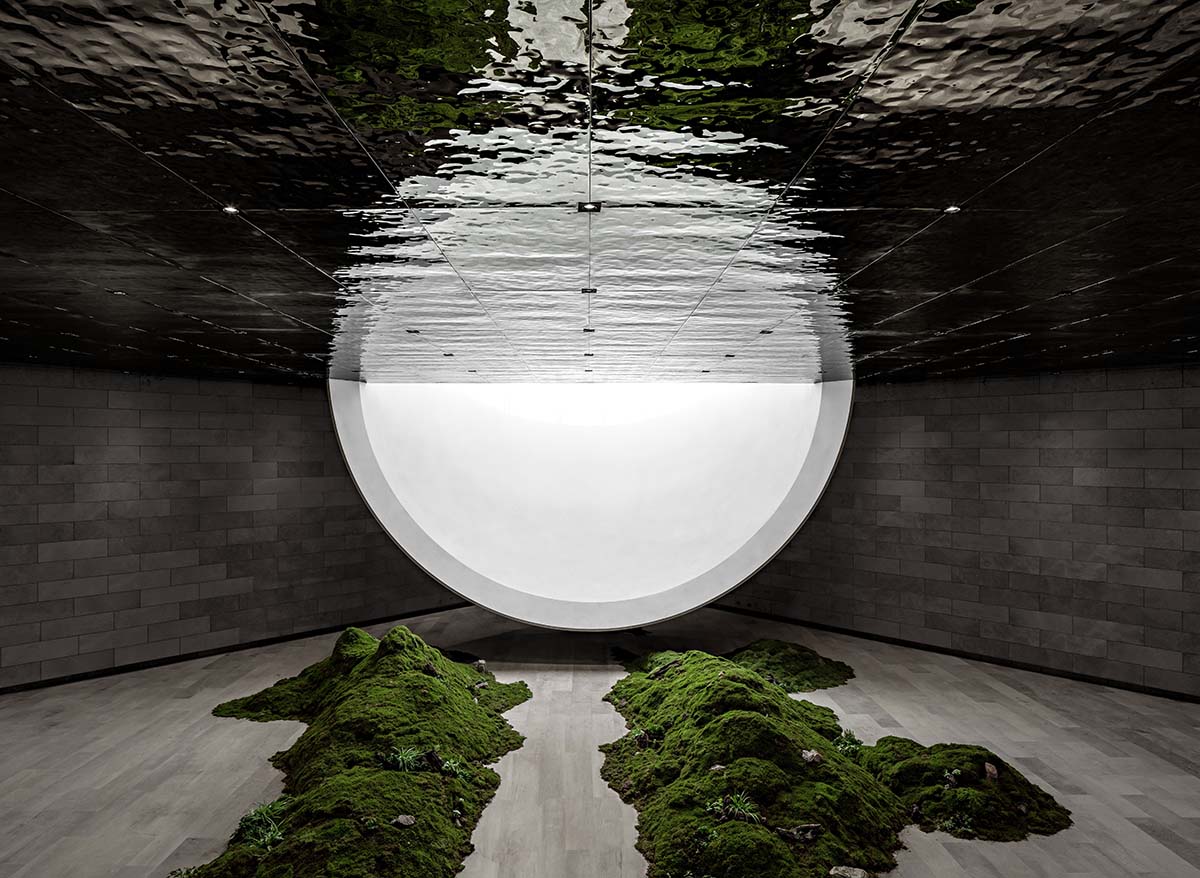 SYN Architects' ceremony hall features moon-shaped balloon that never sets in Daolang Town