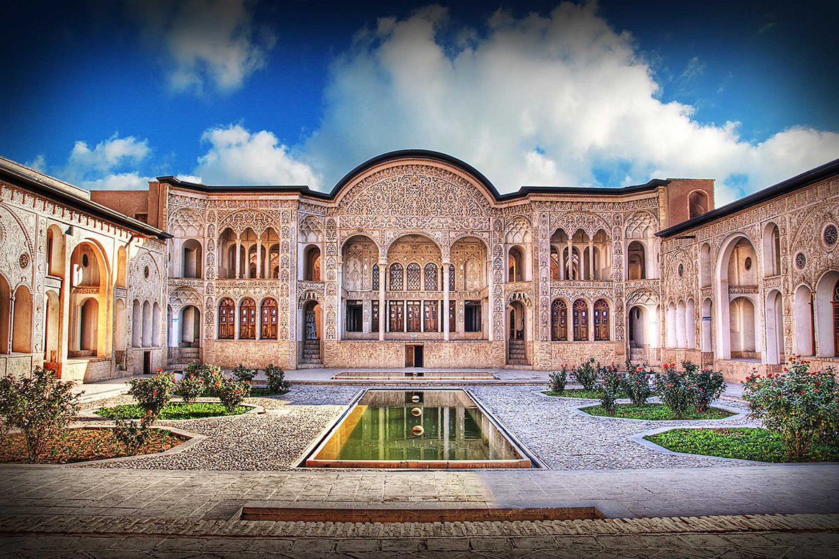 Why couldn’t Iranian architecture progress?