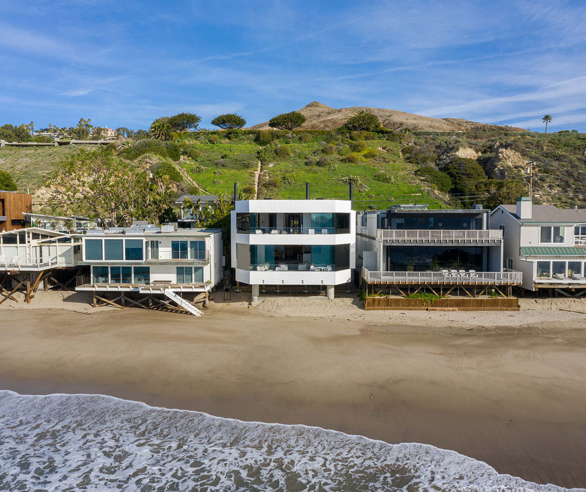 SPF:a renovates 1970s Jerrold Lomax residential design maximizing view towards the ocean in Malibu