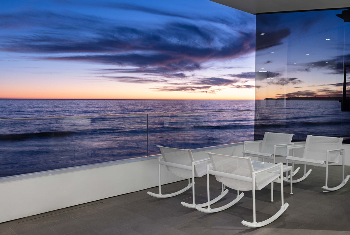 SPF:a renovates 1970s Jerrold Lomax residential design maximizing view towards the ocean in Malibu