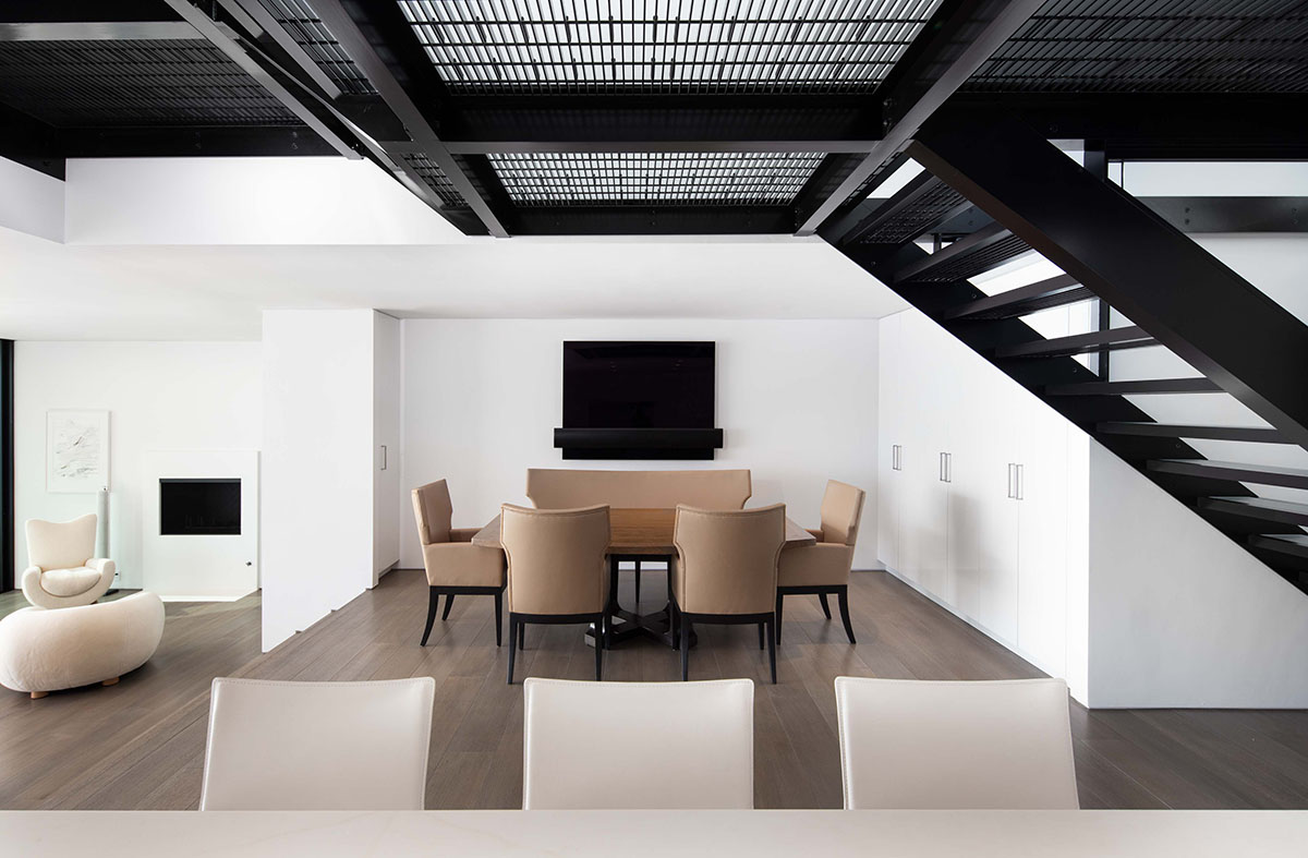 SPF:a renovates 1970s Jerrold Lomax residential design maximizing view towards the ocean in Malibu