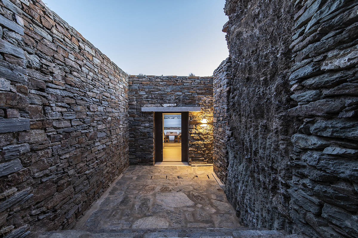 Bobotis+Bobotis Architects' stone villas frame views towards the sea on the Kea island in Greece