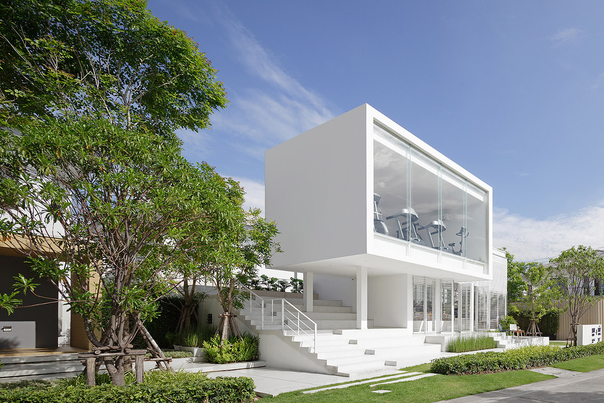 Design in Motion completes Sky Clubhouse with amphitheater-like entrance in Bangkok