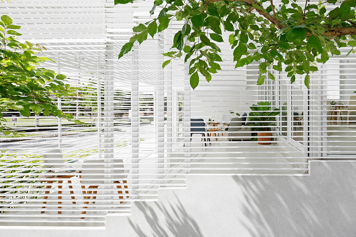Design in Motion completes Sky Clubhouse with amphitheater-like entrance in Bangkok