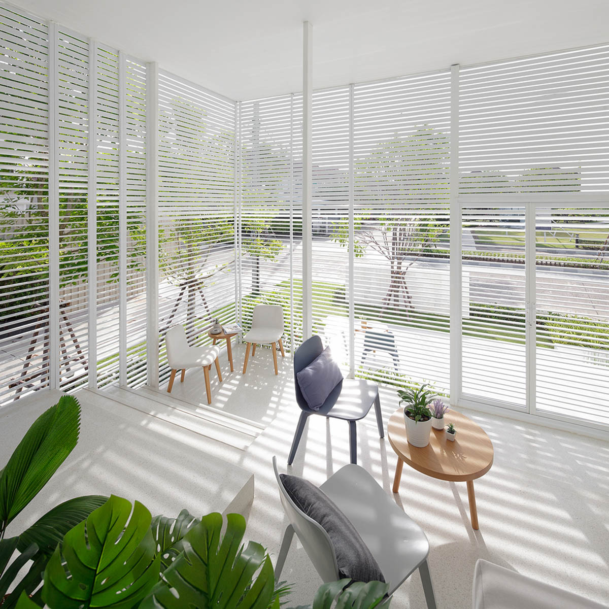 Design in Motion completes Sky Clubhouse with amphitheater-like entrance in Bangkok