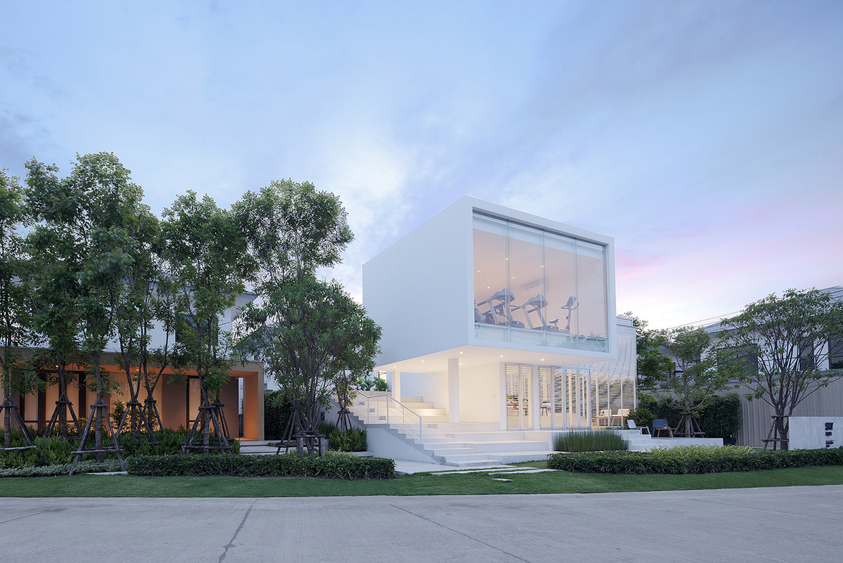 Design in Motion completes Sky Clubhouse with amphitheater-like entrance in Bangkok