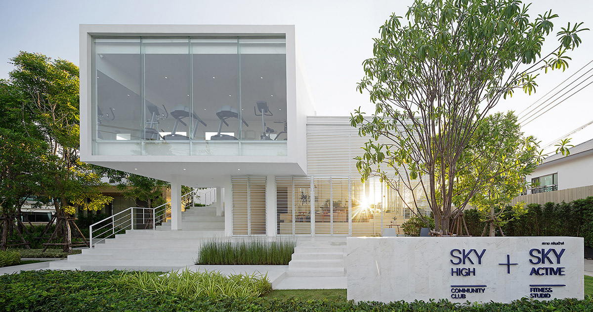 Design in Motion completes Sky Clubhouse with amphitheater-like entrance in Bangkok