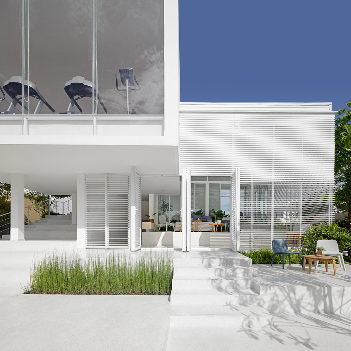 Design in Motion completes Sky Clubhouse with amphitheater-like entrance in Bangkok