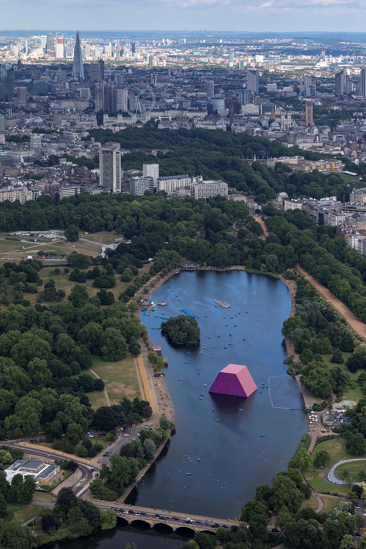Christo and Jeanne-Claude’s London Mastaba recreated in augmented reality