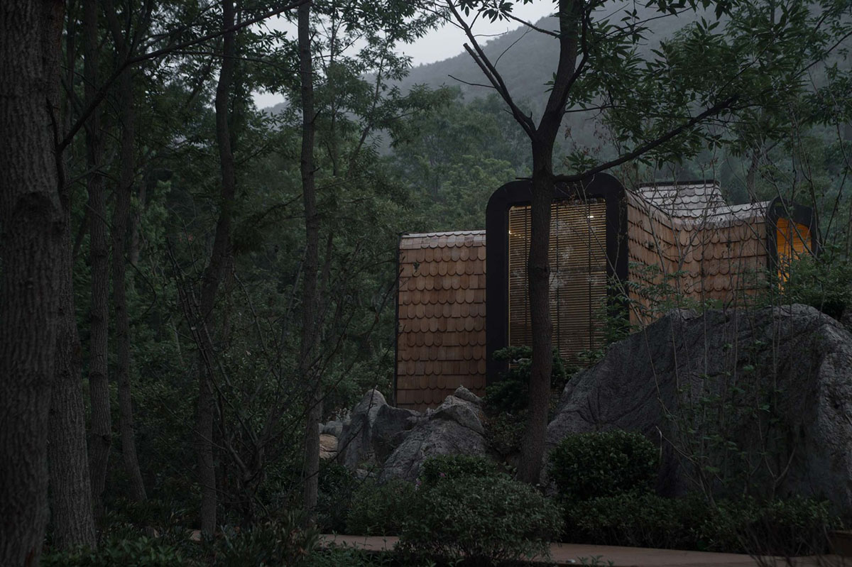Four rounded spring huts by MONOARCHI disappear in Nanjing's woods 