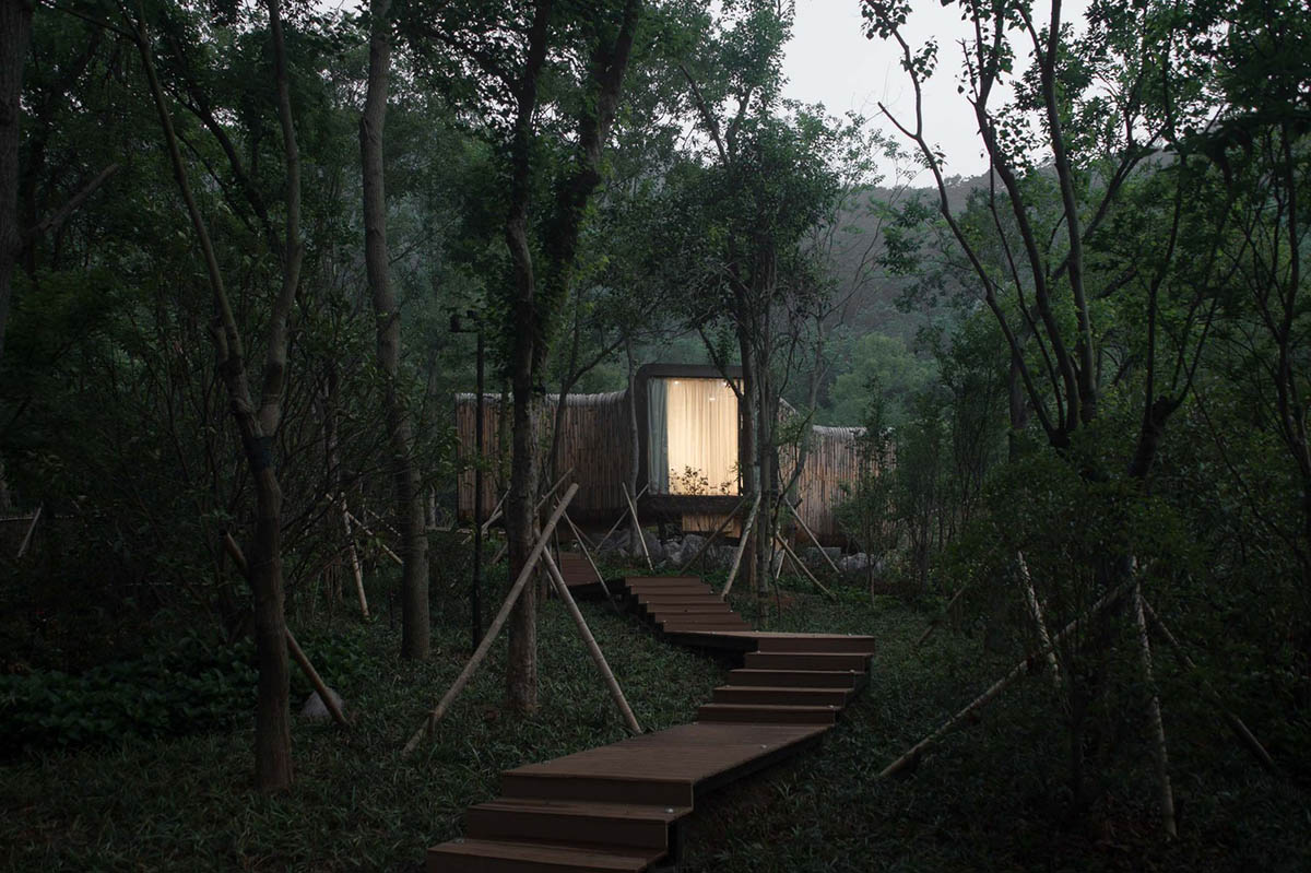 Four rounded spring huts by MONOARCHI disappear in Nanjing's woods 