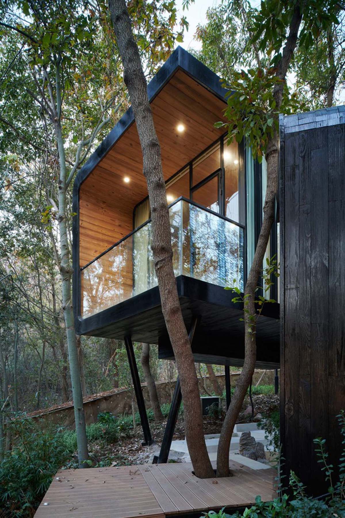 Four rounded spring huts by MONOARCHI disappear in Nanjing's woods 