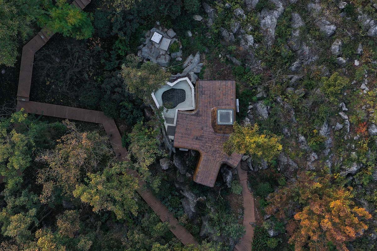 Four rounded spring huts by MONOARCHI disappear in Nanjing's woods 