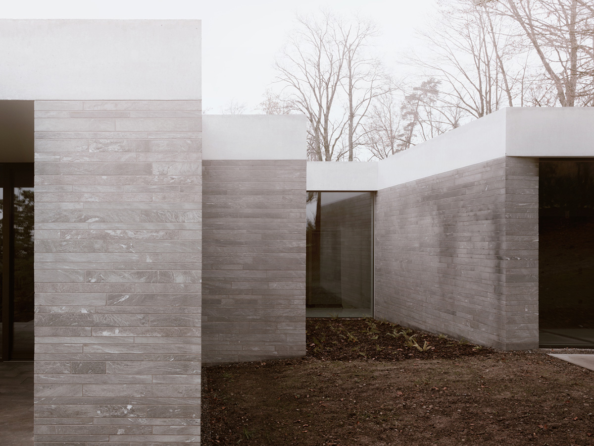 Think Architecture creates seamless transition for houses set in harmony with its natural surrounding