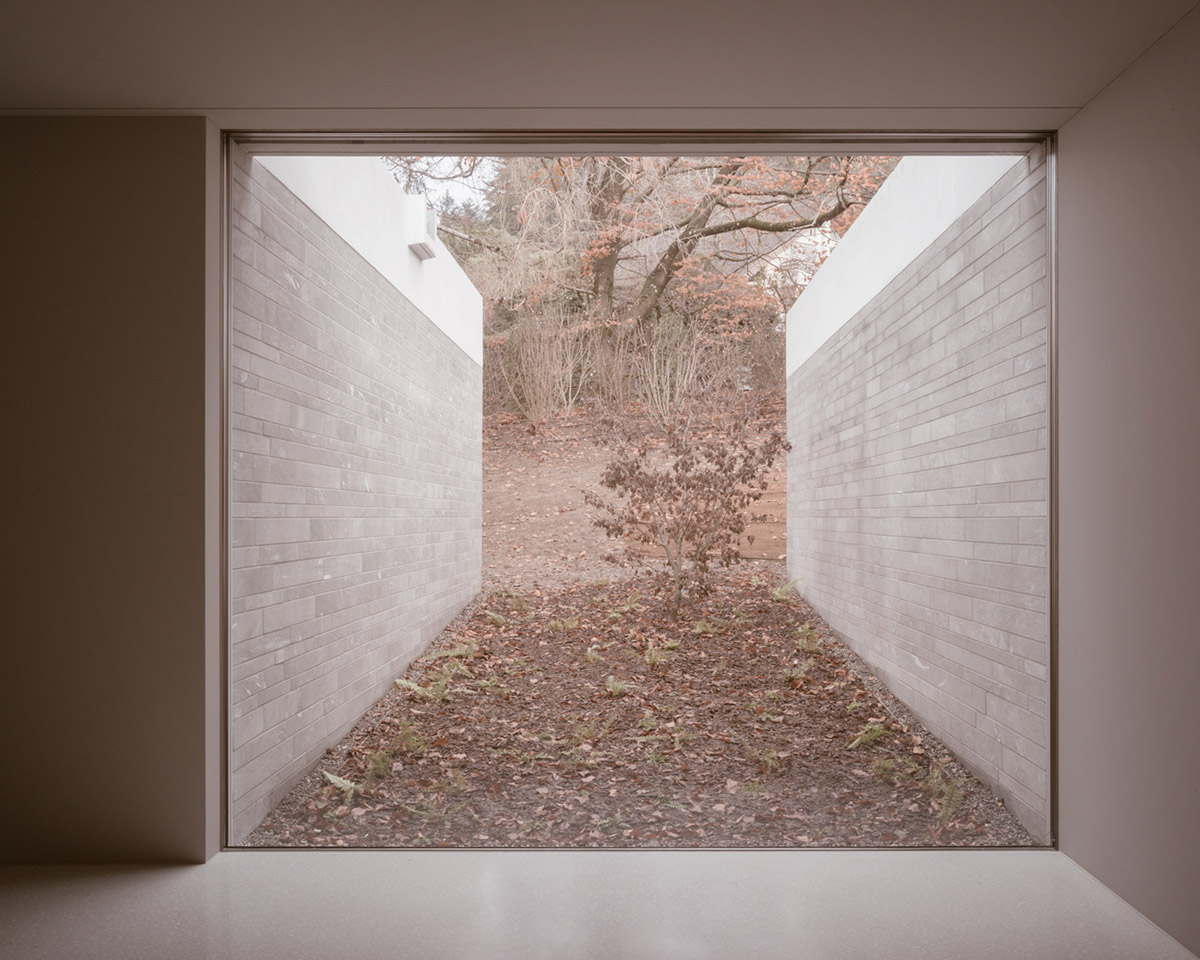 Think Architecture creates seamless transition for houses set in harmony with its natural surrounding