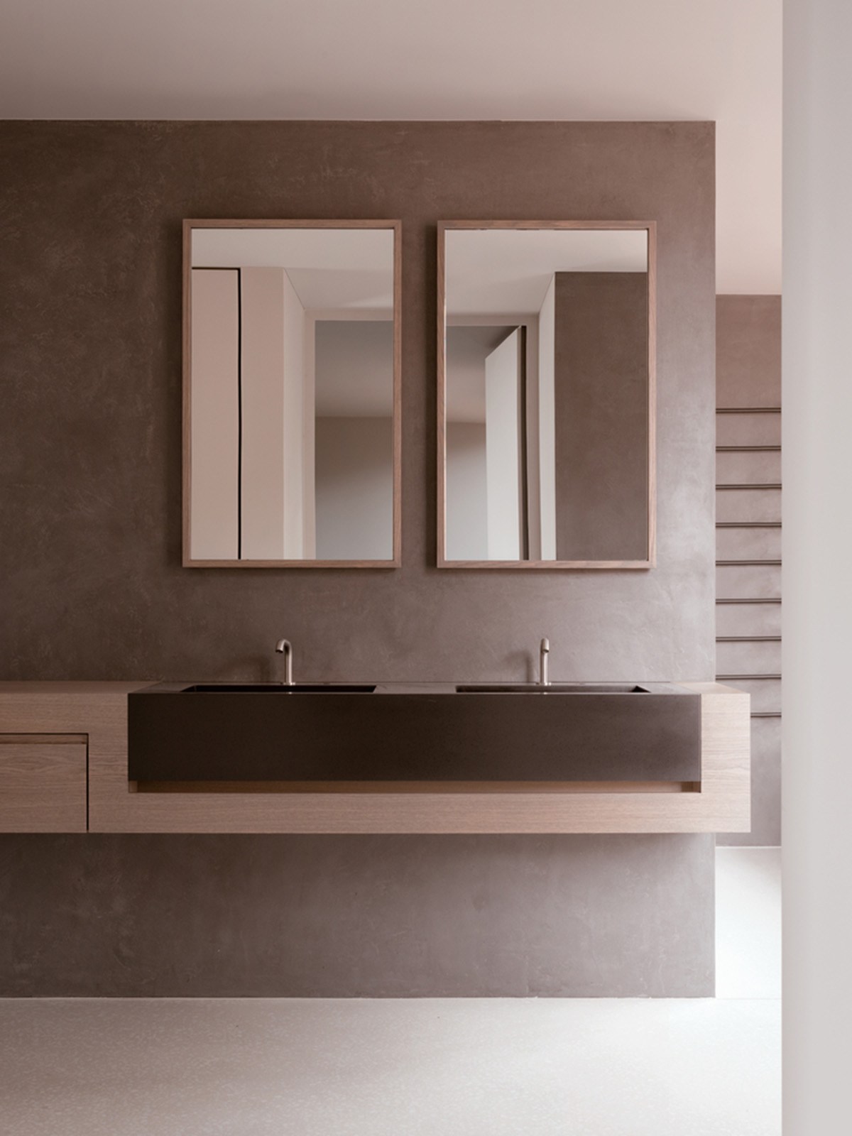 Think Architecture creates seamless transition for houses set in harmony with its natural surrounding