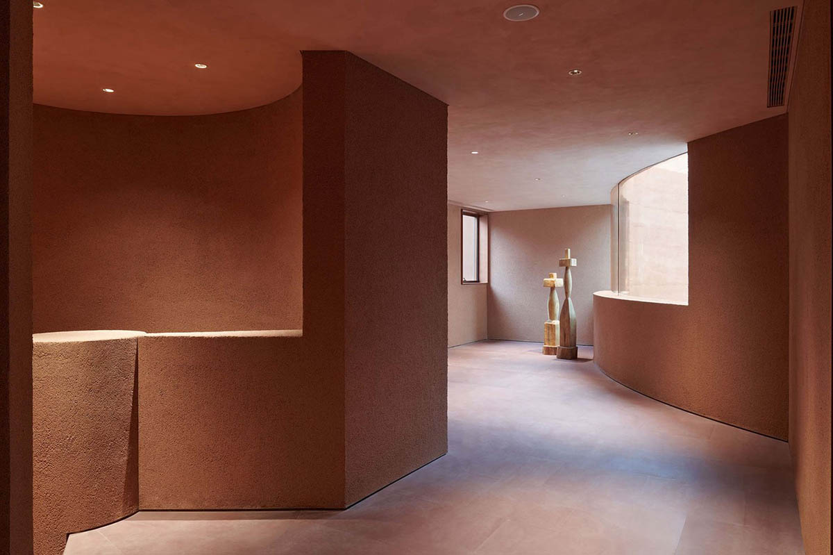 Neri&Hu encloses a Chinese artifact with fragmented walls to form Fuzhou Teahouse in China