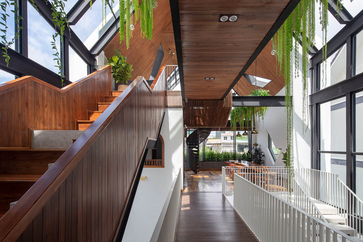 Le House wraps this small hotel with porous steel facade made of irregular patterns in Vietnam