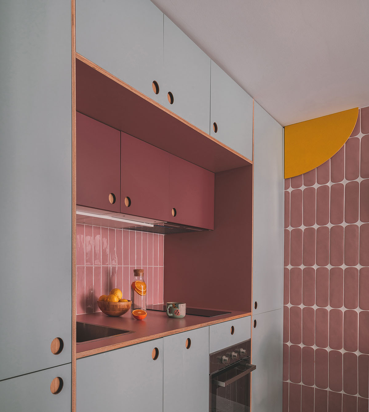 OOIIO transforms an apartment interior into a designer home with flawless ceramic surfaces in Madrid