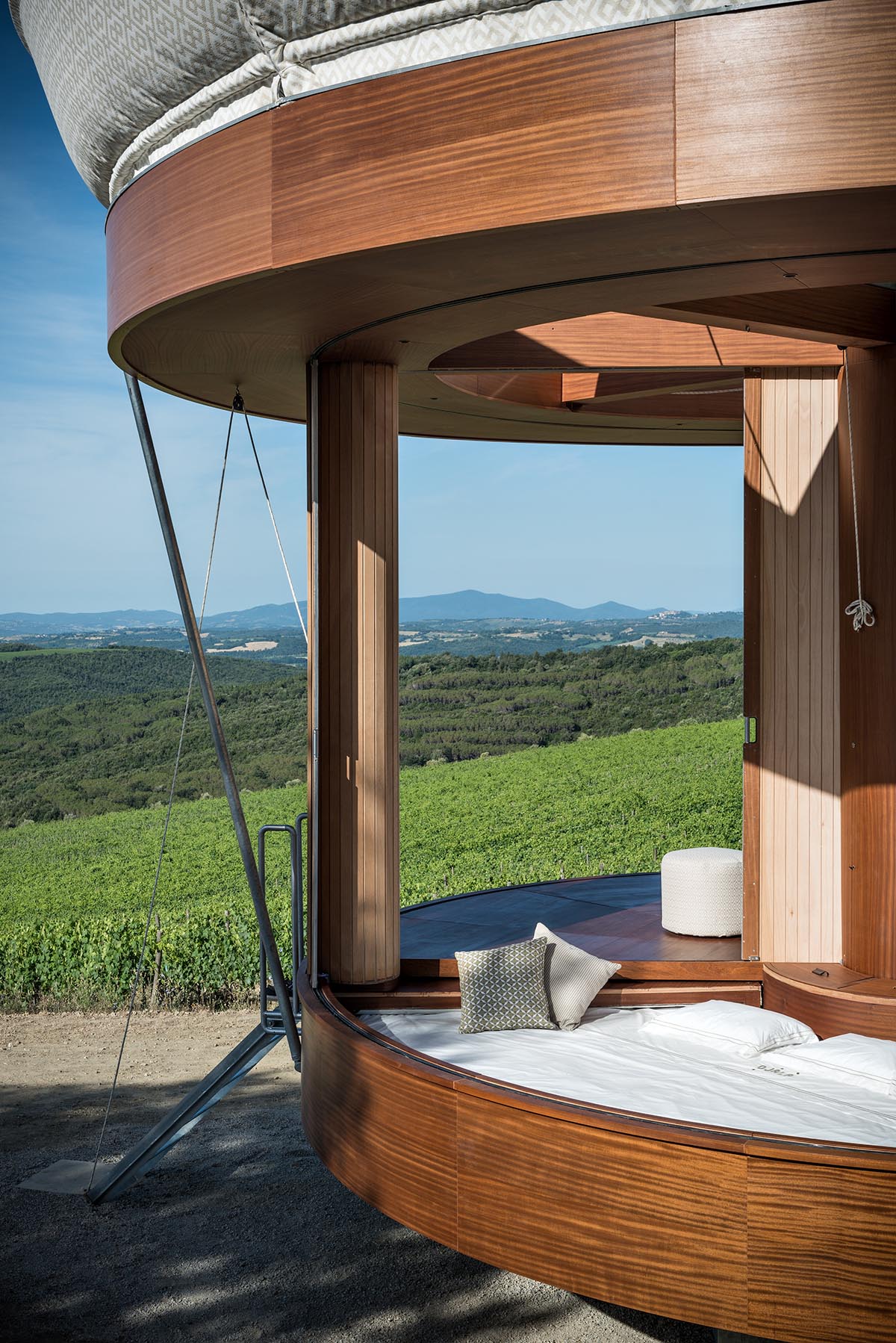 Beatrice Bonzanigo reveals Casa Ojalá luxury cabin with flexible cylindrical walls in Tuscany, Italy