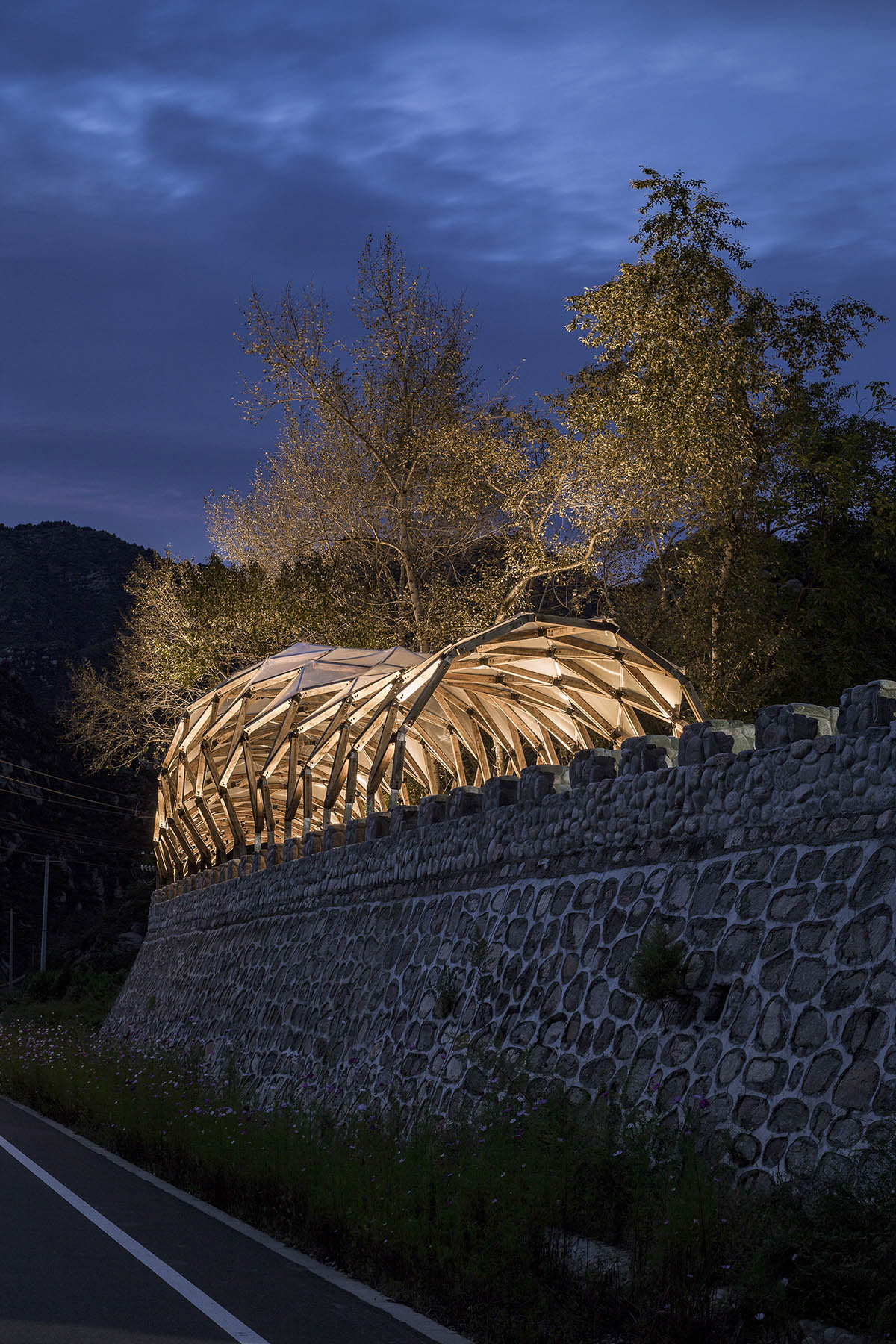 LUO studio Reused Wood Waste from Old Village Houses to Create a Pergola Structure in Hebei, China