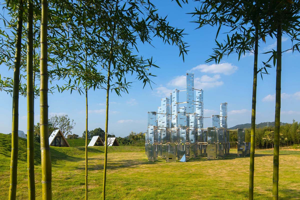 Wiki Tribe cabins, made of modular wooden system, have been built with local participants in Huzhou